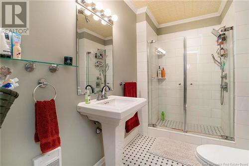 52 Centennial Road, Hampton, NB - Indoor Photo Showing Bathroom