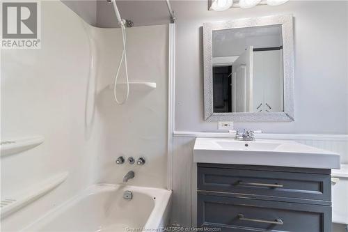 96 First Ave, Moncton, NB - Indoor Photo Showing Bathroom