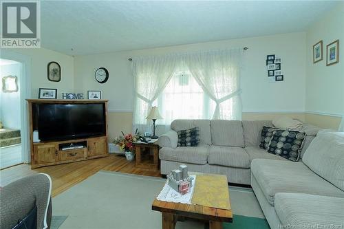 46 King Street, Minto, NB - Indoor Photo Showing Living Room