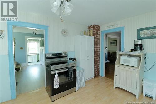 46 King Street, Minto, NB - Indoor Photo Showing Kitchen