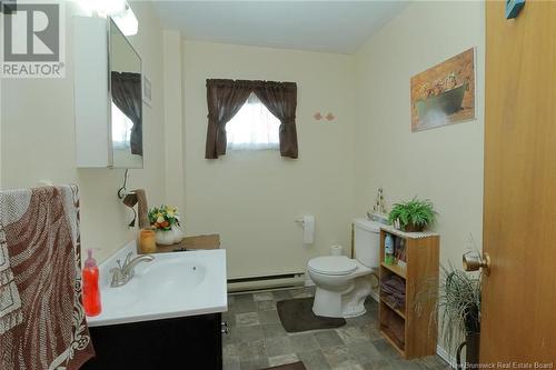 46 King Street, Minto, NB - Indoor Photo Showing Bathroom