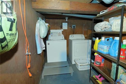 46 King Street, Minto, NB - Indoor Photo Showing Laundry Room
