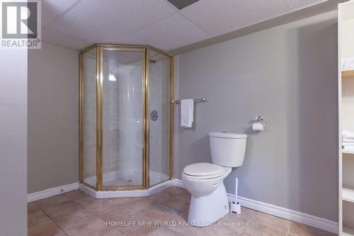 284 East 25Th Street, Hamilton, ON - Indoor Photo Showing Bathroom