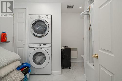 1188-1190 Rideau Street, Sudbury, ON - Indoor Photo Showing Laundry Room