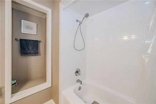 11 Coachman Crescent, Hamilton, ON - Indoor Photo Showing Bathroom