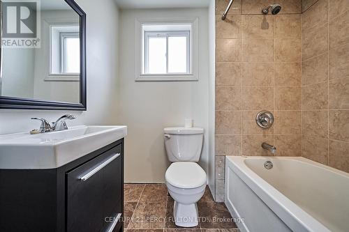 293 College Avenue, Oshawa, ON - Indoor Photo Showing Bathroom