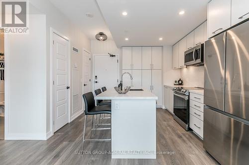 301 - 415 Sea Ray Avenue, Innisfil, ON - Indoor Photo Showing Kitchen With Upgraded Kitchen