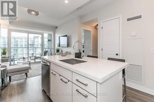 301 - 415 Sea Ray Avenue, Innisfil, ON - Indoor Photo Showing Kitchen