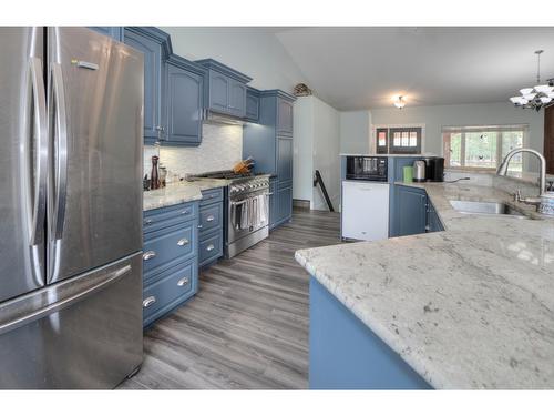 630 Green Road, Canal Flats, BC - Indoor Photo Showing Kitchen With Upgraded Kitchen