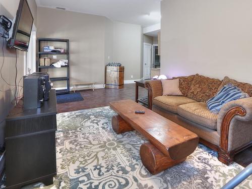 630 Green Road, Canal Flats, BC - Indoor Photo Showing Living Room