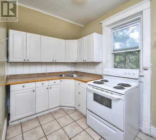 114 Erb Street W, Waterloo, ON - Indoor Photo Showing Kitchen With Double Sink