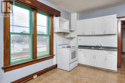 114 Erb Street W, Waterloo, ON - Indoor Photo Showing Kitchen With Double Sink