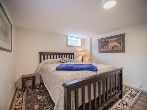 869 Schreiner Street, Kamloops, BC - Indoor Photo Showing Bedroom