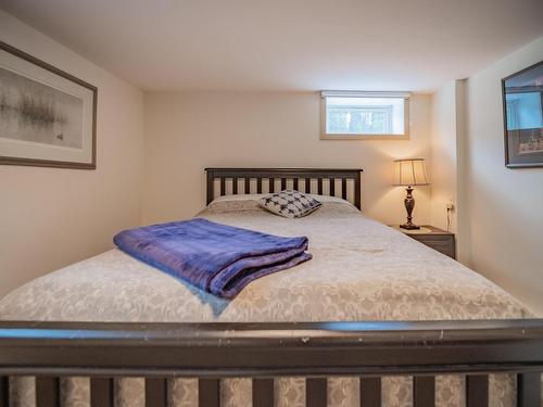 869 Schreiner Street, Kamloops, BC - Indoor Photo Showing Bedroom