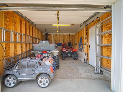 869 Schreiner Street, Kamloops, BC - Indoor Photo Showing Garage