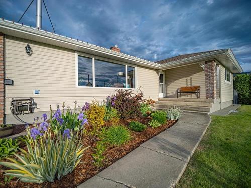 869 Schreiner Street, Kamloops, BC - Outdoor With Deck Patio Veranda