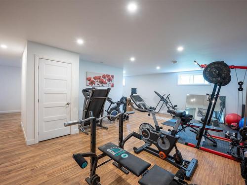 Salle familiale - 78 Rue Kelly, Saint-Jean-Sur-Richelieu, QC - Indoor Photo Showing Gym Room