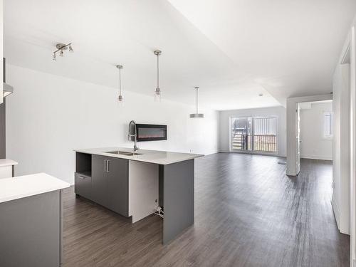 IntÃ©rieur - 441  - 445 Rue D'Ambre, Candiac, QC - Indoor Photo Showing Kitchen With Double Sink