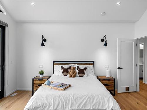 5209 Norton Rd, Nanaimo, BC - Indoor Photo Showing Bedroom