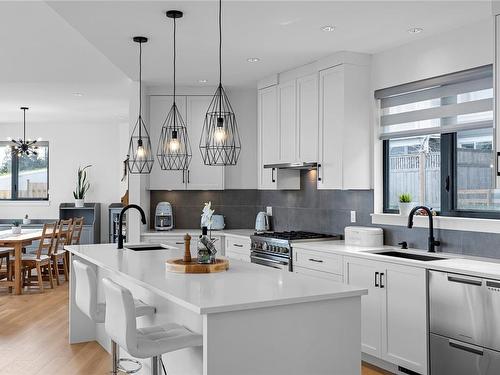 5209 Norton Rd, Nanaimo, BC - Indoor Photo Showing Kitchen With Upgraded Kitchen