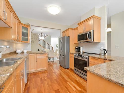 12-974 Sutcliffe Rd, Saanich, BC - Indoor Photo Showing Kitchen With Double Sink