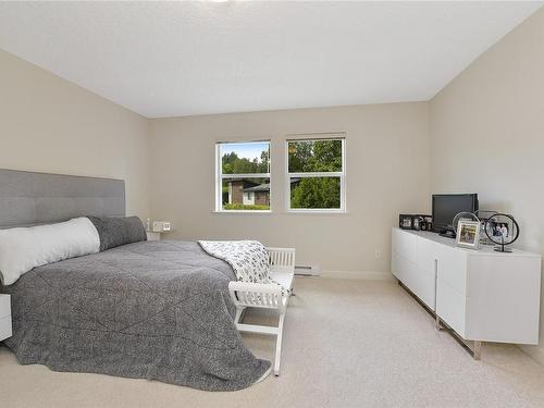 12-974 Sutcliffe Rd, Saanich, BC - Indoor Photo Showing Bedroom