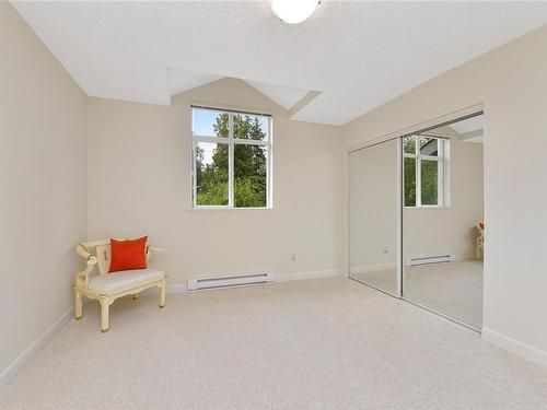 12-974 Sutcliffe Rd, Saanich, BC - Indoor Photo Showing Other Room