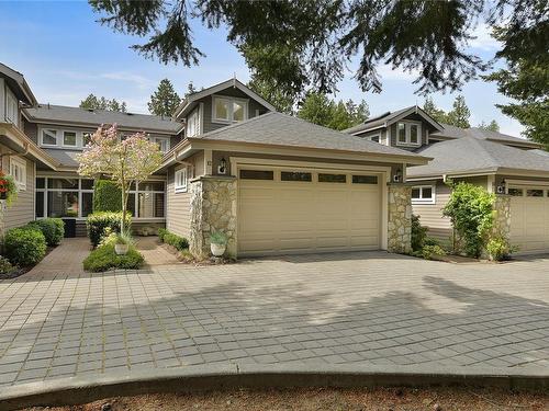 12-974 Sutcliffe Rd, Saanich, BC - Outdoor With Facade
