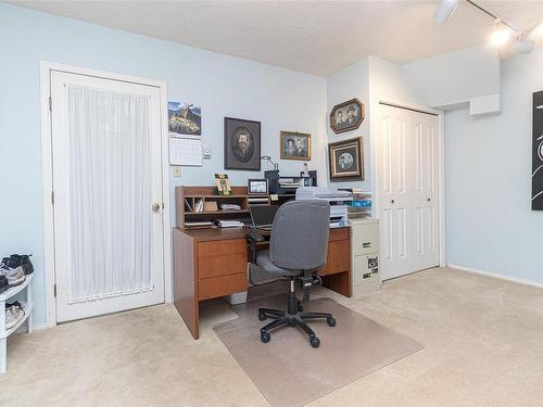 4360 Parkwood Terr, Saanich, BC - Indoor Photo Showing Office