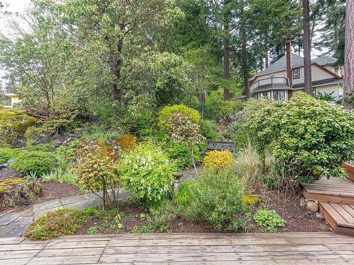 4360 Parkwood Terr, Saanich, BC - Outdoor