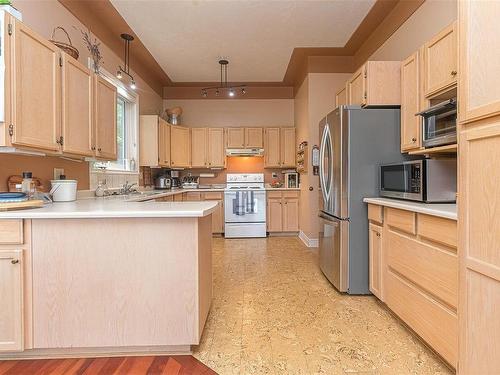4360 Parkwood Terr, Saanich, BC - Indoor Photo Showing Kitchen