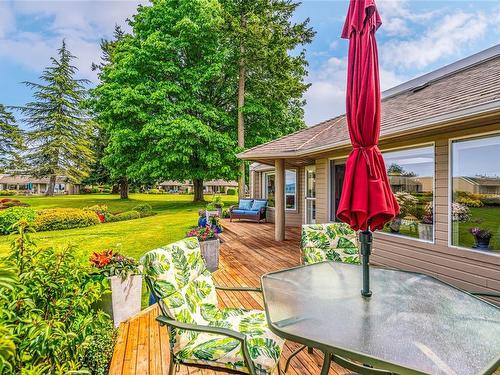 23-529 Johnstone Rd, Parksville, BC - Outdoor With Deck Patio Veranda