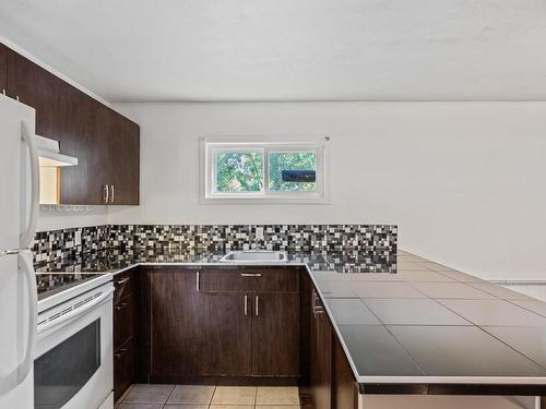 1980 Urquhart Ave, Courtenay, BC - Indoor Photo Showing Bedroom