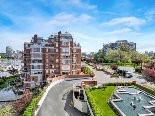 604-630 Montreal St, Victoria, BC - Outdoor With Balcony With View