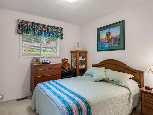 4269 Wellington Ave, Port Alberni, BC - Indoor Photo Showing Bedroom