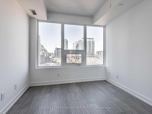 3209-19 Western Battery Rd, Toronto, ON - Indoor Photo Showing Other Room