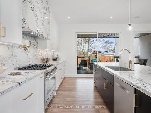 366 Decimal Pl, Toronto, ON - Indoor Photo Showing Kitchen With Upgraded Kitchen