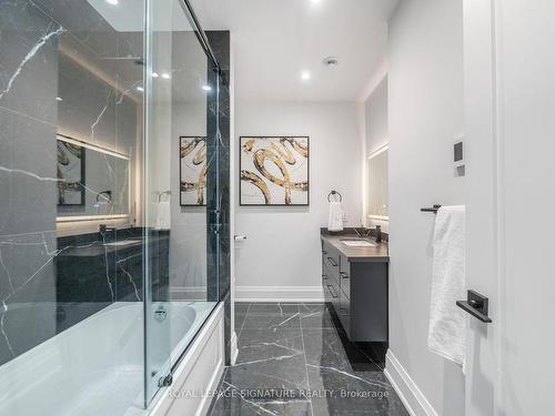 366 Decimal Pl, Toronto, ON - Indoor Photo Showing Bathroom