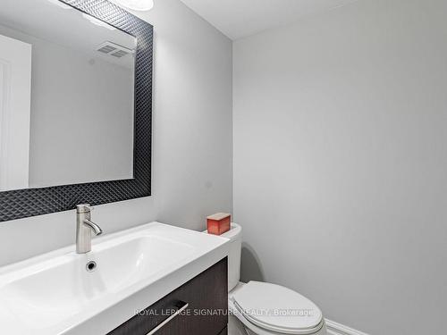 162 Parktree Dr, Vaughan, ON - Indoor Photo Showing Bathroom