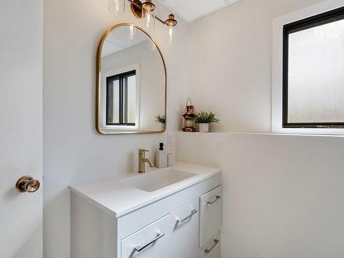 2160 Diamond Road, Kelowna, BC - Indoor Photo Showing Bathroom