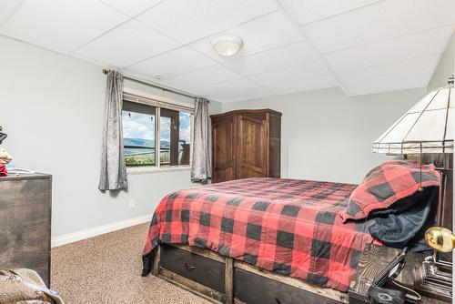 7119 Grey Canal Road, Vernon, BC - Indoor Photo Showing Bedroom