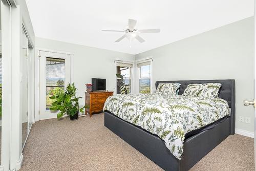 7119 Grey Canal Road, Vernon, BC - Indoor Photo Showing Bedroom