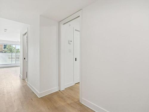 Master bedroom - 208-800 Rue Villeray, Montréal (Villeray/Saint-Michel/Parc-Extension), QC - Indoor Photo Showing Other Room