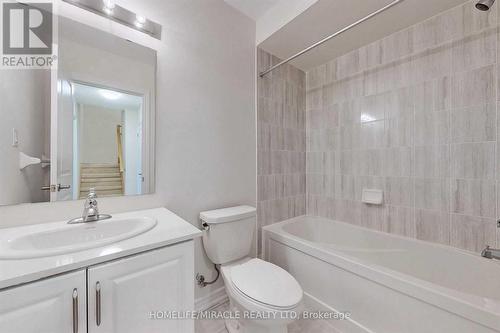 14 - 470 Beresford Path, Oshawa, ON - Indoor Photo Showing Bathroom