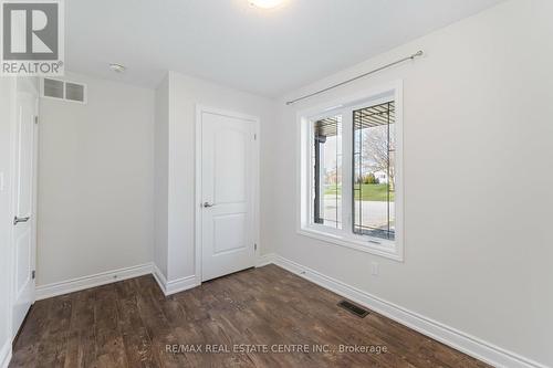 14 Minto Street S, Minto, ON - Indoor Photo Showing Other Room