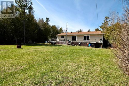 12 Nicholas Street, Northern Bruce Peninsula, ON - Outdoor With Backyard