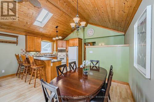 72 Essex Street, Guelph, ON - Indoor Photo Showing Dining Room