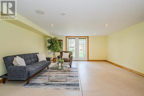 72 Essex Street, Guelph, ON - Indoor Photo Showing Living Room
