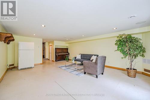 72 Essex Street, Guelph, ON - Indoor Photo Showing Other Room