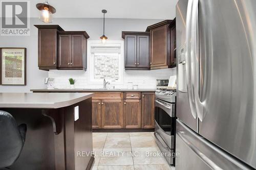 1864 Jubilee Drive, London, ON - Indoor Photo Showing Kitchen